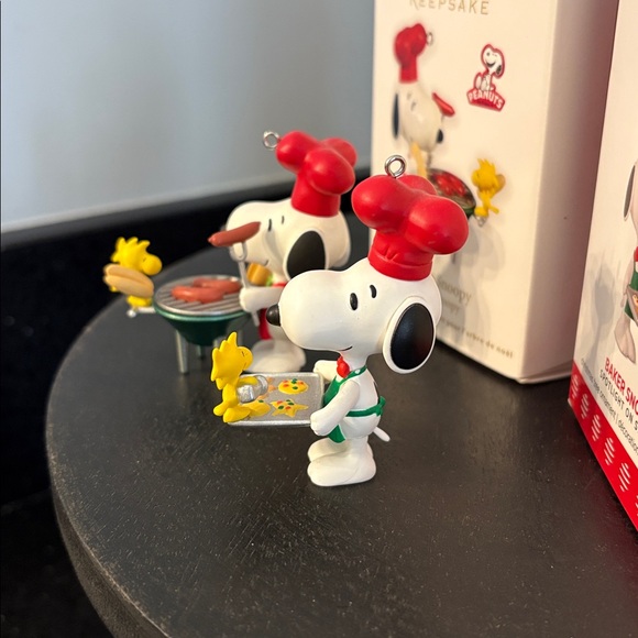 *2 Hallmark Snoopy Ornaments: Grill Master & Baker Snoopy Christmas Holiday Kids - Picture 3 of 8